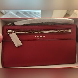 Vintage Coach Black Cherry Leather Wristlet with Front Zipper Pocket New in Box